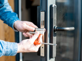 COMMERCIAL LOCKSMITH