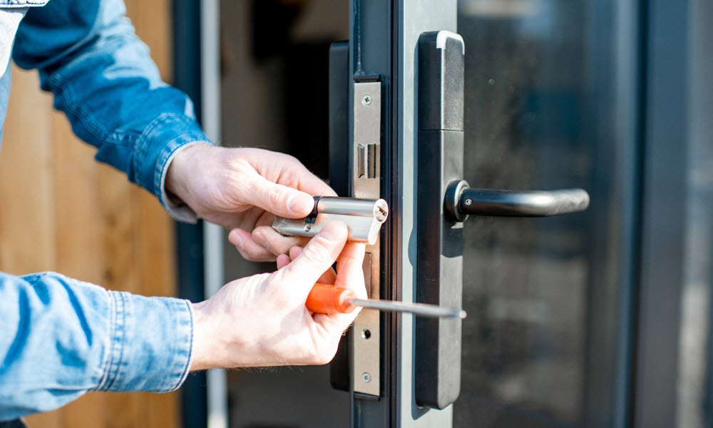 COMMERCIAL LOCKSMITH